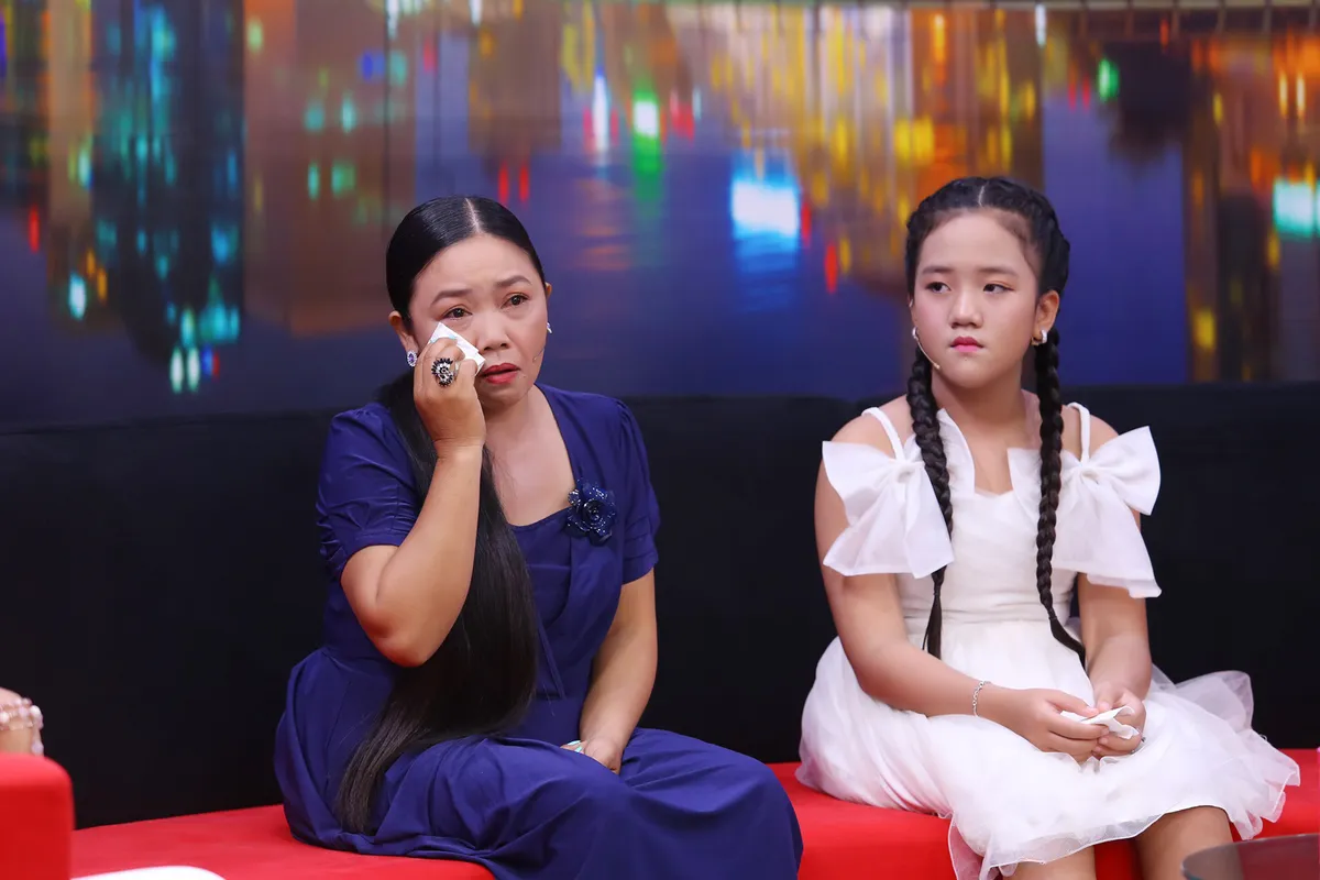 Giọt nước mắt bất hạnh của người mẹ bị chồng tâm thần bạo hành, con trai 17 tuổi bỏ nhà “đi bụi” - Ảnh 2. Giọt nước mắt bất hạnh của người mẹ bị chồng tâm thần bạo hành, con trai 17 tuổi bỏ nhà “đi bụi” - Ảnh 2.