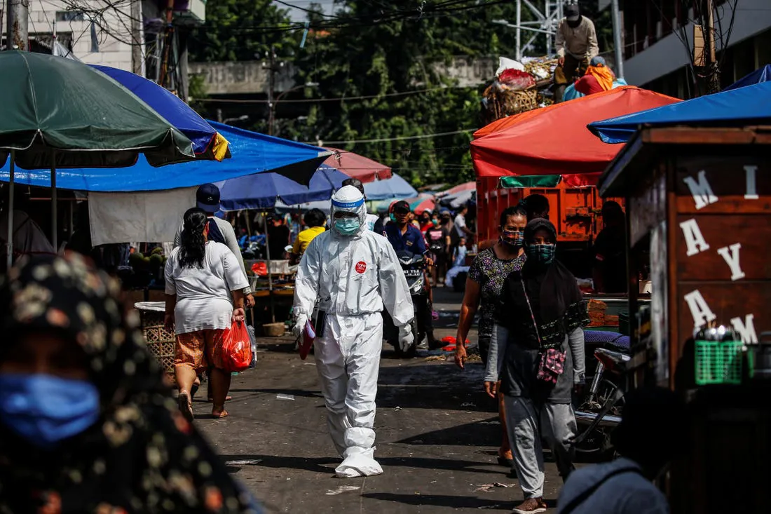 Indonesia: Tiểu thương ở chợ nằm trong nhóm dễ mắc COVID-19 nhất - Ảnh 1.