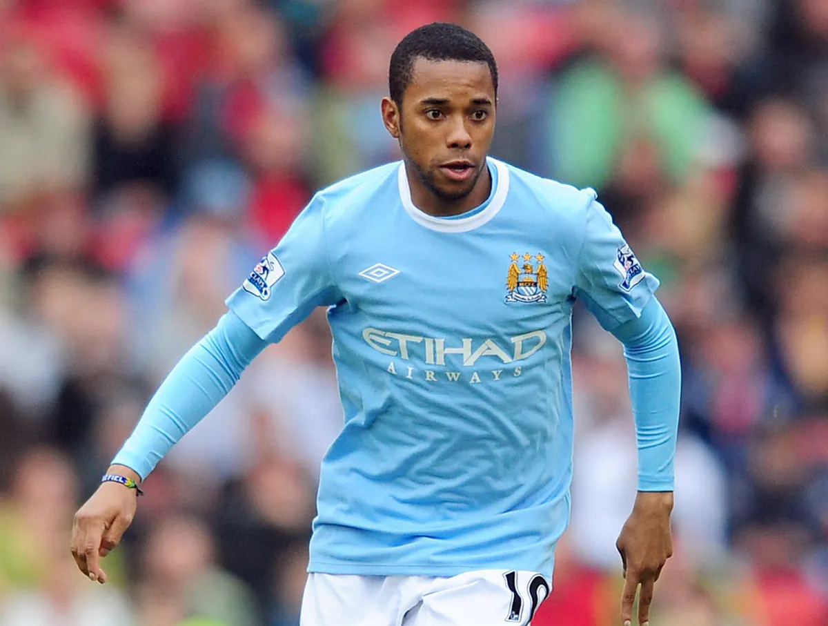 Robinho lĩnh án 9 năm tù - Ảnh 2. Robinho lĩnh án 9 năm tù - Ảnh 2.