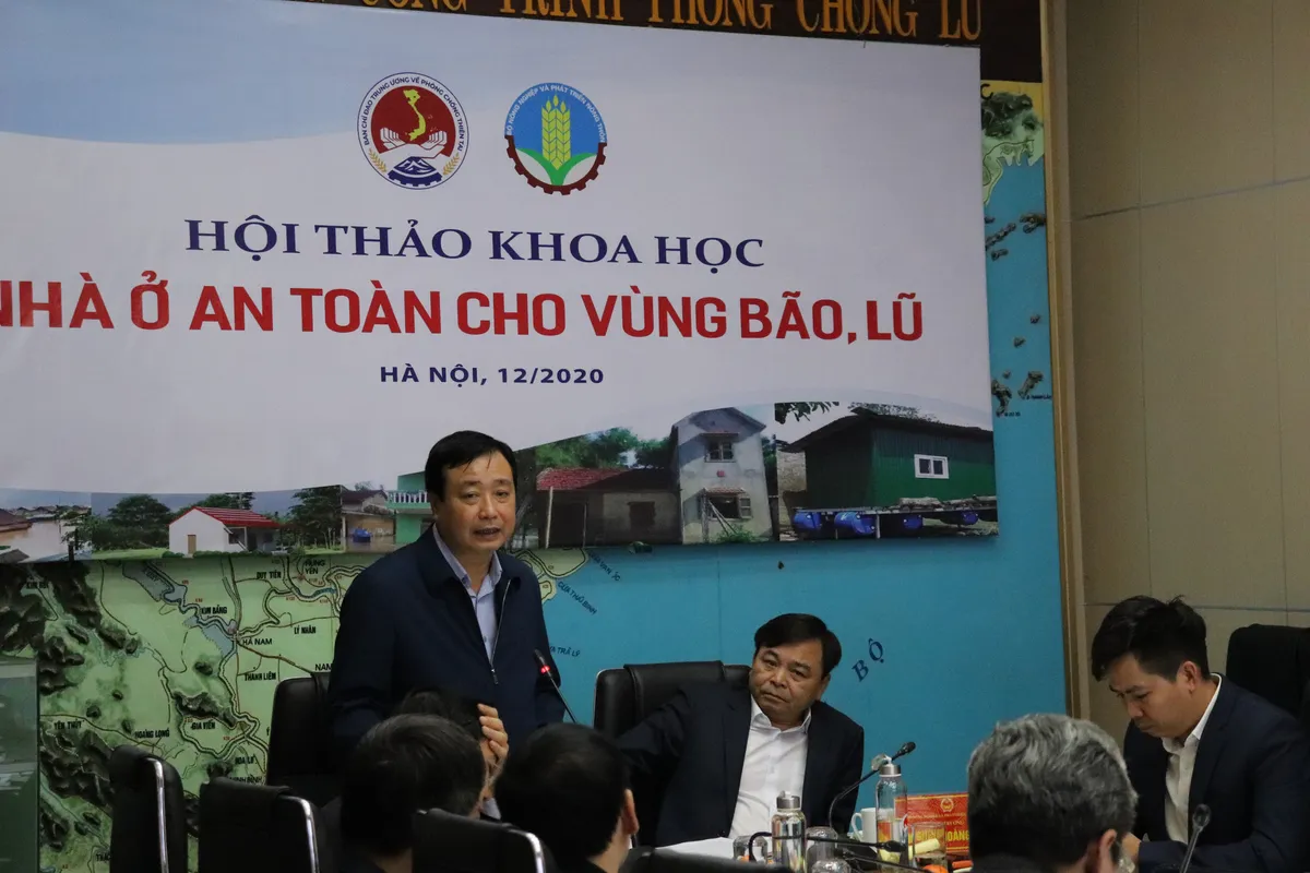 Nhà ở an toàn cho đồng bào vùng bão, lũ - Ảnh 2.