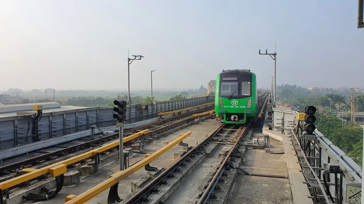 Tàu Cát Linh - Hà Đông chạy thử trong 20 ngày - Ảnh 8.