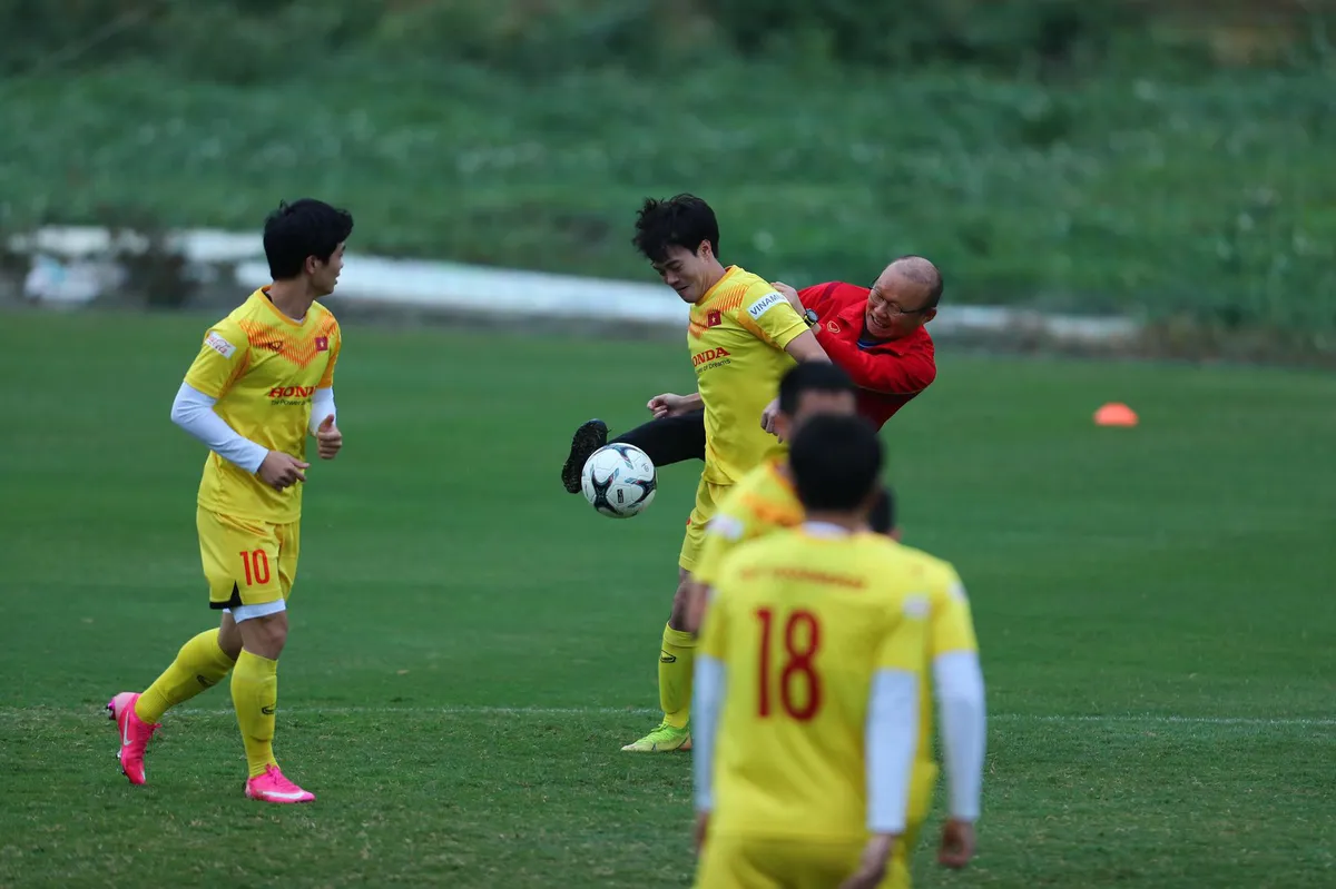Thầy Park phá game trong buổi tập của ĐT Việt Nam - Ảnh 9.