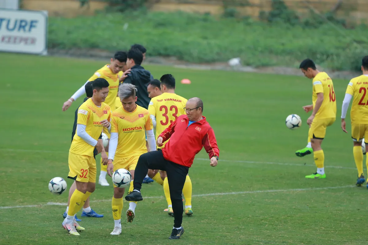 Thầy Park phá game trong buổi tập của ĐT Việt Nam - Ảnh 11.
