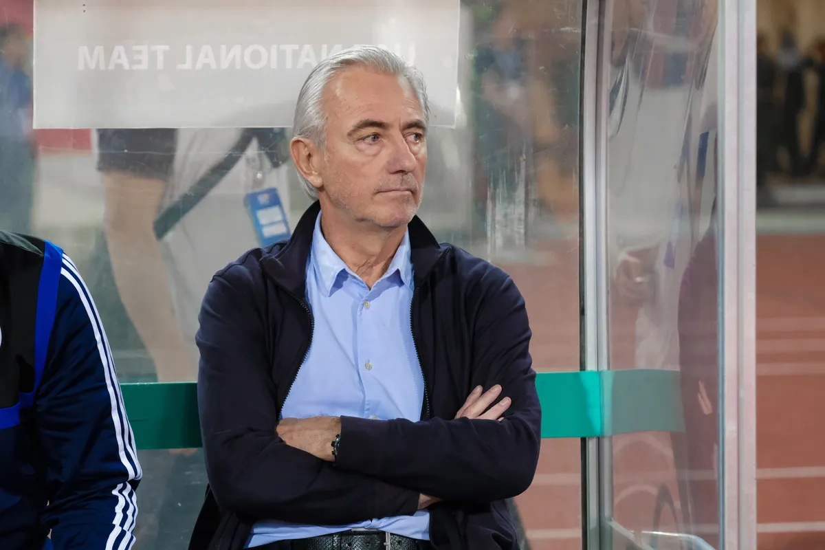 HLV Van Marwijk trở lại dẫn dắt ĐT UAE - Ảnh 1. HLV Van Marwijk trở lại dẫn dắt ĐT UAE - Ảnh 1.