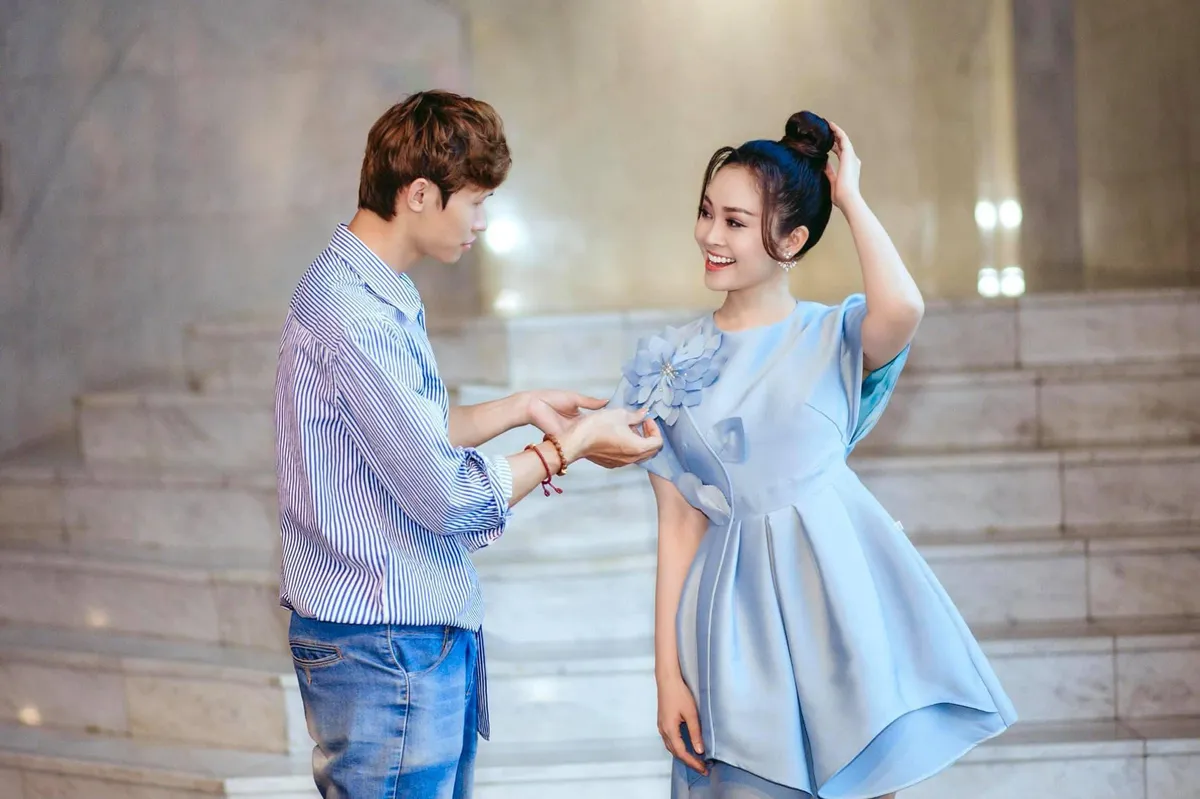 Stylist Kh&uacute;c Mạnh Qu&acirc;n v&agrave; c&aacute;i duy&ecirc;n với VTV - Ảnh 1.