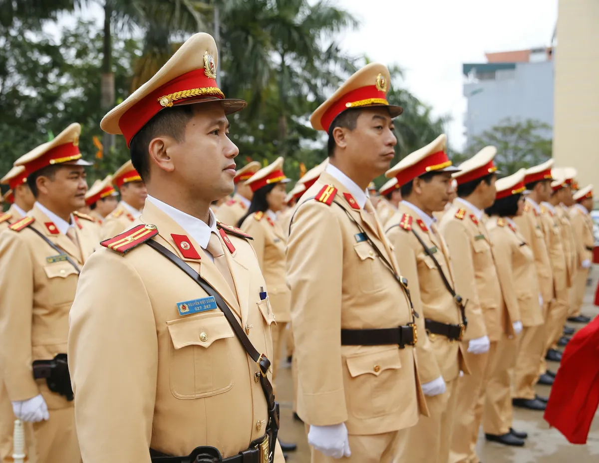 [Ảnh] CSGT ra quân bảo đảm trật tự, an toàn giao thông phục vụ bảo vệ Đại hội XIII của Đảng - Ảnh 4.