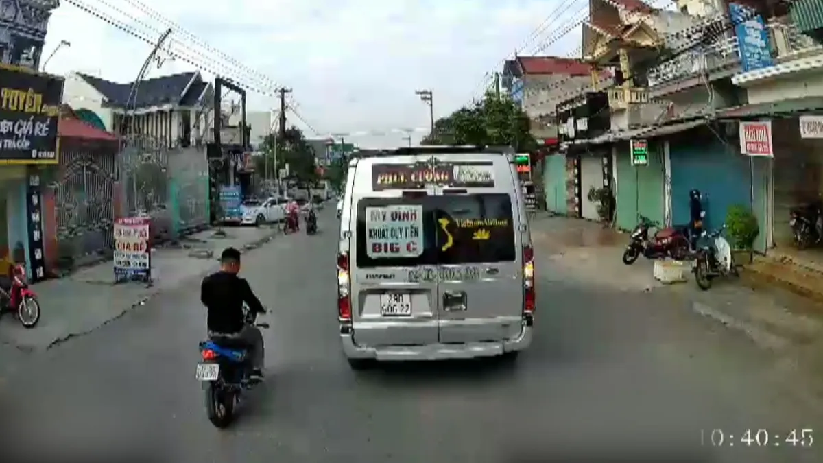 Chặn đường để... sửa lốp, khủng bố bằng gạch - Muôn trò chèn ép xe khách của Giám đốc giang hồ Cường Dụ - Ảnh 1.