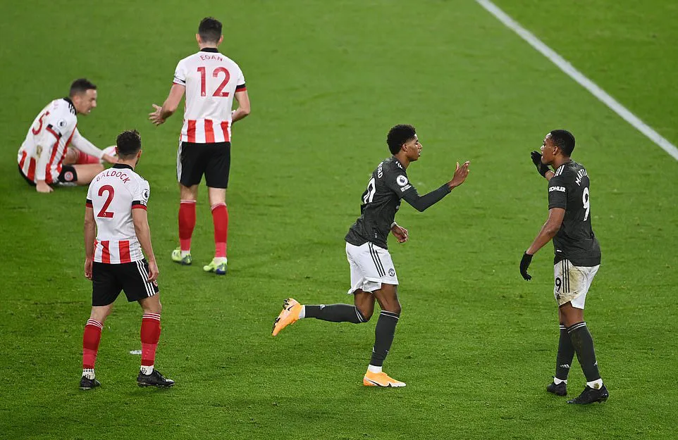 Sheffield Utd 2-3 Man Utd: Ngược d&ograve;ng kịch t&iacute;nh - Ảnh 2.