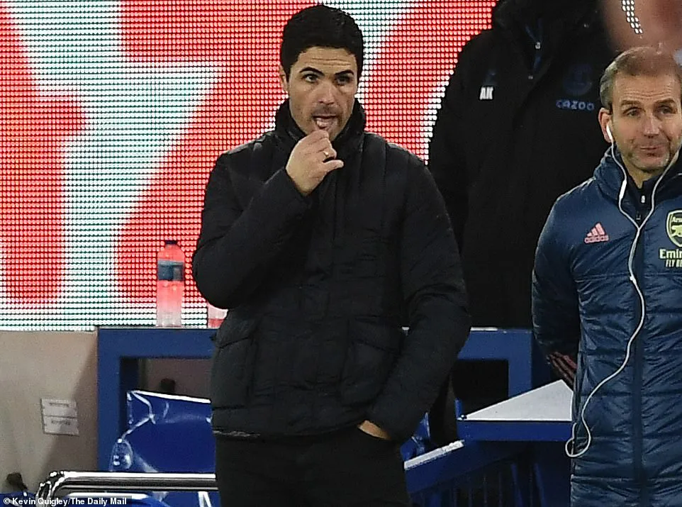 Everton 2-1 Arsenal: Pháo thủ chìm sâu trong khủng hoảng - Ảnh 5. Everton 2-1 Arsenal: Pháo thủ chìm sâu trong khủng hoảng - Ảnh 5.