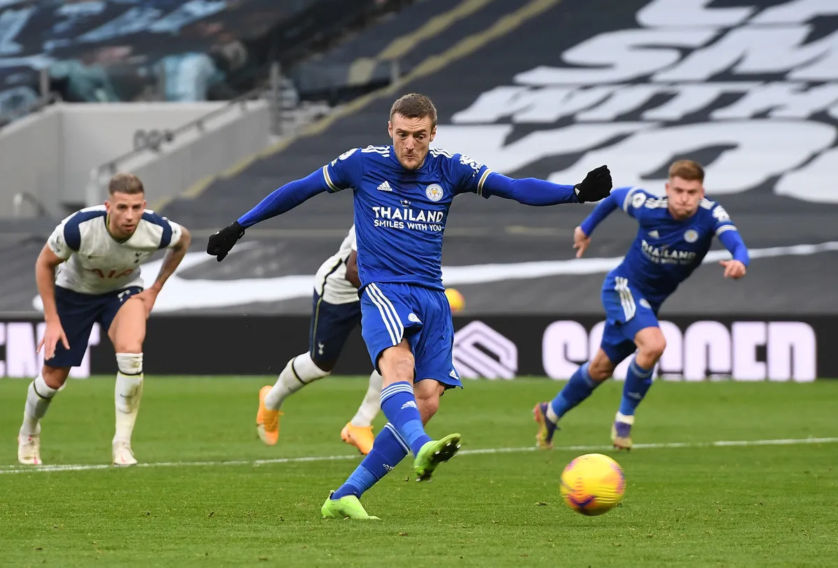 Tottenham 0-2 Leicester City: Vardy lập kỷ lục Leicester áp sát ngôi đầu - Ảnh 1. Tottenham 0-2 Leicester City: Vardy lập kỷ lục Leicester áp sát ngôi đầu - Ảnh 1.