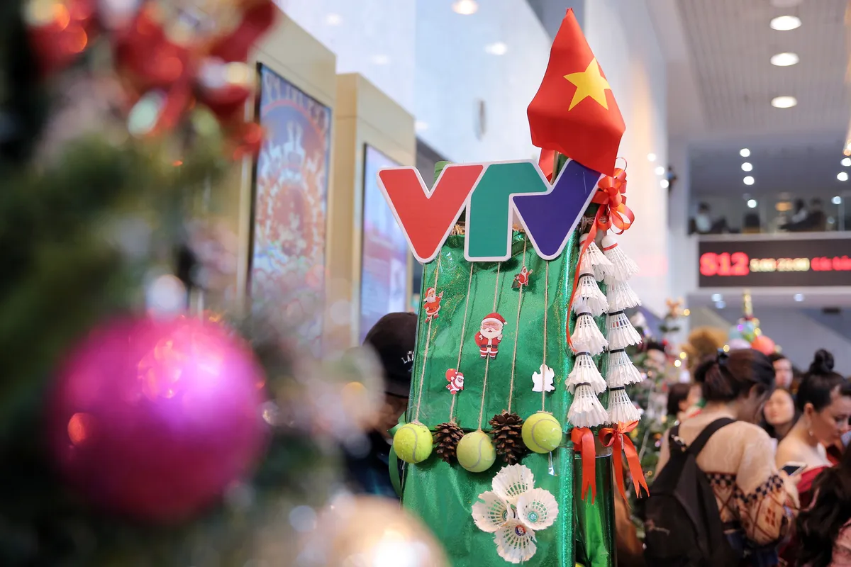 VTV Christmas go Green - Lung linh sắc màu Giáng sinh tại Đài Truyền hình Việt Nam - Ảnh 5. VTV Christmas go Green - Lung linh sắc màu Giáng sinh tại Đài Truyền hình Việt Nam - Ảnh 5.