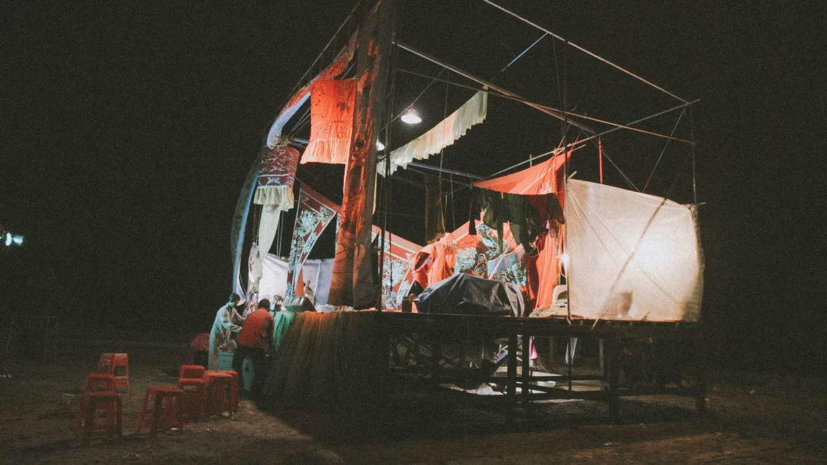 Tắt hết đ&egrave;n v&agrave; chu&ocirc;ng điện thoại, chỉ giữ s&aacute;ng m&agrave;n h&igrave;nh tivi để thưởng thức VTV Đặc biệt Đoạn Trường Vinh Hoa (20h40, 26/12) - Ảnh 2.