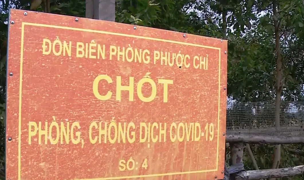 Tăng cường kiểm soát biên giới, ngăn xuất nhập cảnh trái phép để phòng COVID-19 - Ảnh 2.