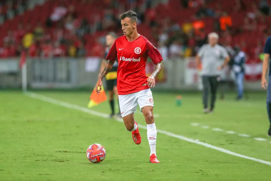 Những ngôi sao Brazil đang tỏa sáng tại Bundesliga - Ảnh 3. Những ngôi sao Brazil đang tỏa sáng tại Bundesliga - Ảnh 3.