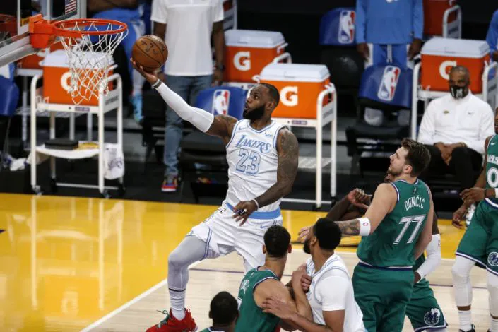 Những dấu ấn loạt trận NBA ngày Giáng sinh - Ảnh 1. Những dấu ấn loạt trận NBA ngày Giáng sinh - Ảnh 1.