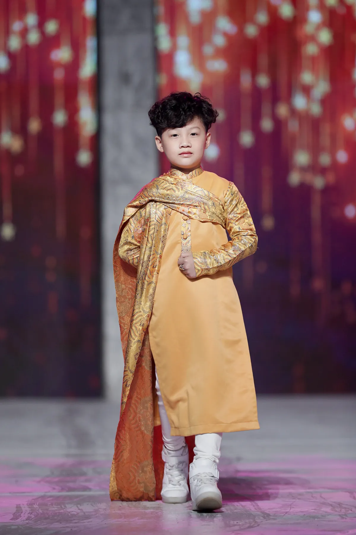 Cindy Th&aacute;i T&agrave;i bất ngờ l&agrave;m nh&agrave; thiết kế thời trang - Ảnh 9.