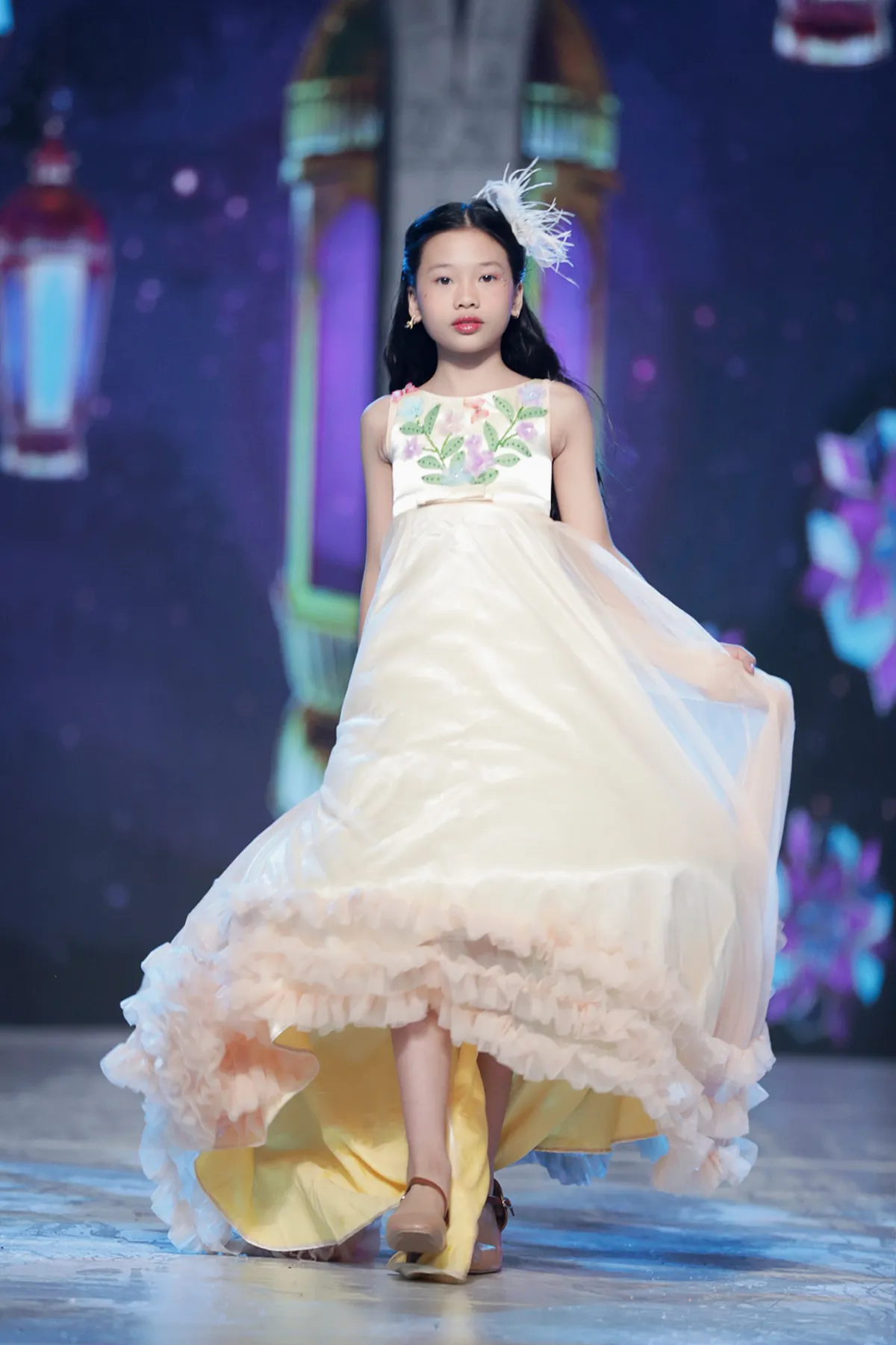 Cindy Th&aacute;i T&agrave;i bất ngờ l&agrave;m nh&agrave; thiết kế thời trang - Ảnh 11.