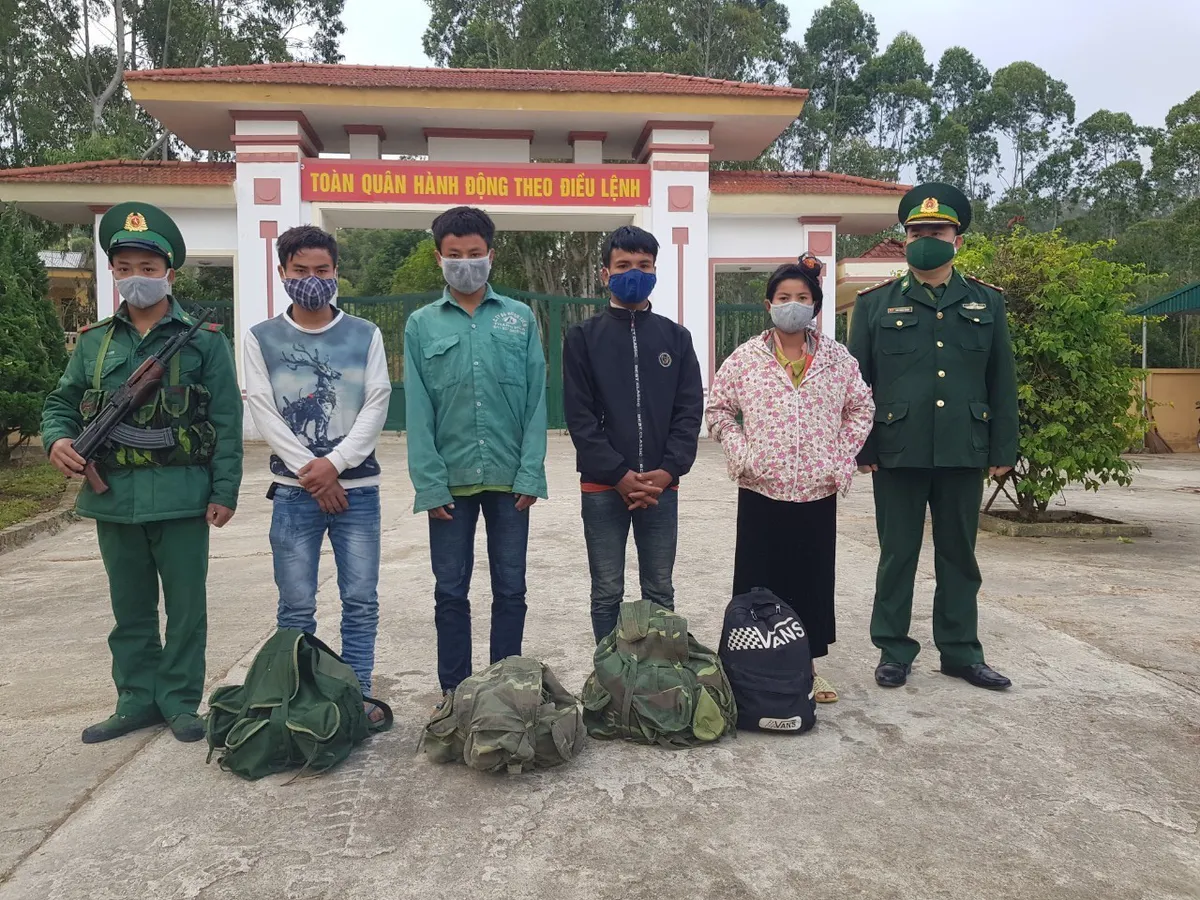 Bộ trưởng Nguyễn Chí Dũng: Việc mở cửa trở lại phải xem xét rất thận trọng - Ảnh 2. Bộ trưởng Nguyễn Chí Dũng: Việc mở cửa trở lại phải xem xét rất thận trọng - Ảnh 2.