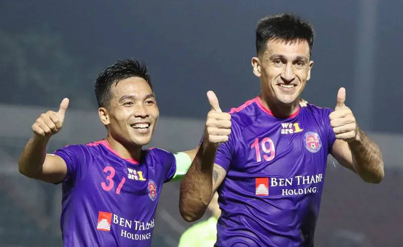 CLB Hà Nội nhận thất bại trước CLB Sài Gòn ở giải tứ hùng - Ảnh 1. CLB Hà Nội nhận thất bại trước CLB Sài Gòn ở giải tứ hùng - Ảnh 1.