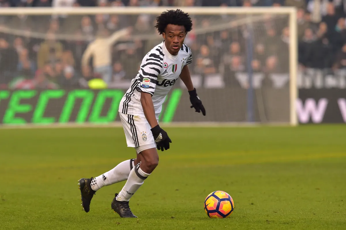 Đội hình hay nhất Serie A 2020: Ronaldo sát cánh cùng Lukaku - Ảnh 2. Đội hình hay nhất Serie A 2020: Ronaldo sát cánh cùng Lukaku - Ảnh 2.
