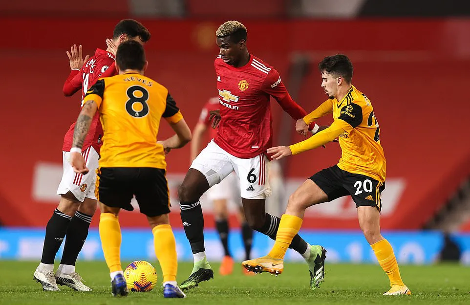 Man Utd 1-0 Wolverhampton: Vỡ òa phút bù giờ, Quỷ đỏ áp sát ngôi đầu - Ảnh 1. Man Utd 1-0 Wolverhampton: Vỡ òa phút bù giờ, Quỷ đỏ áp sát ngôi đầu - Ảnh 1.