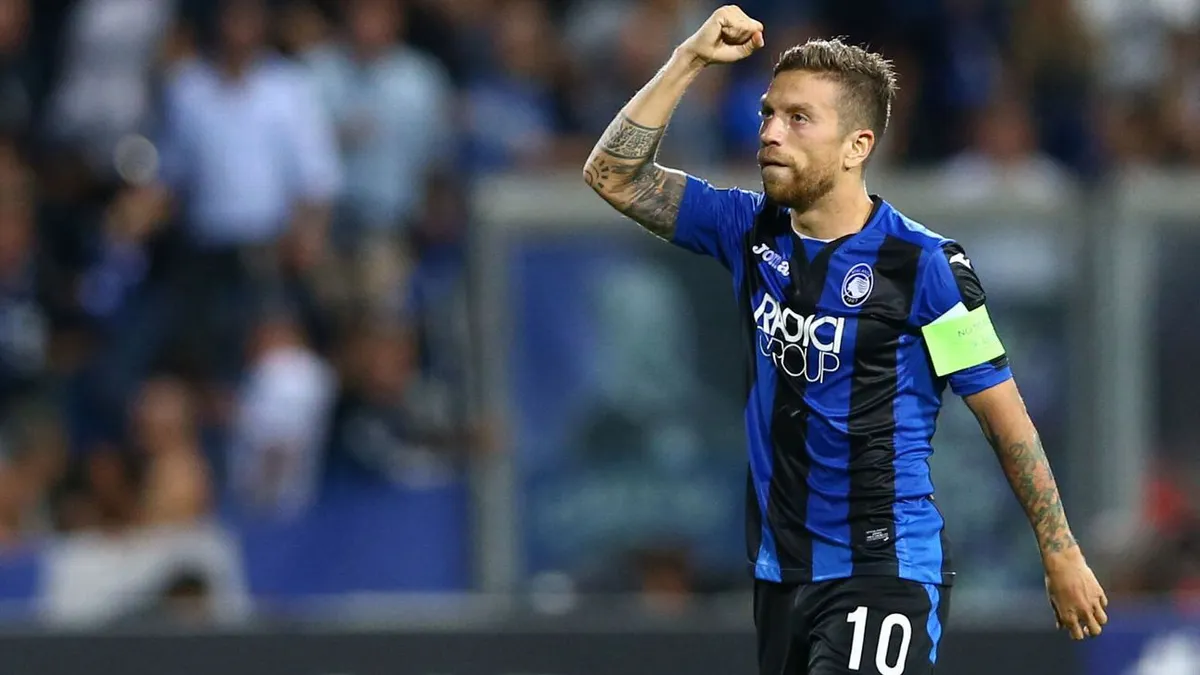 Đội hình hay nhất Serie A 2020: Ronaldo sát cánh cùng Lukaku - Ảnh 10. Đội hình hay nhất Serie A 2020: Ronaldo sát cánh cùng Lukaku - Ảnh 10.
