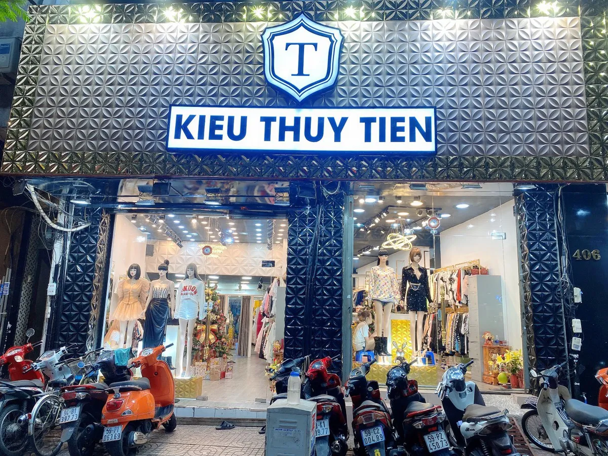 Thời trang Kiều Thủy Tiên - Điểm đến yêu thích trong lòng các chị em - Ảnh 1.