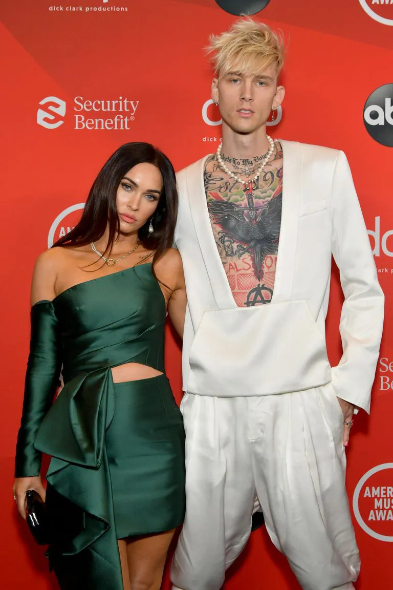 Hậu tin đồn ngoại tình, Megan Fox và Machine Gun Kelly rạn nứt tình cảm? - Ảnh 1.