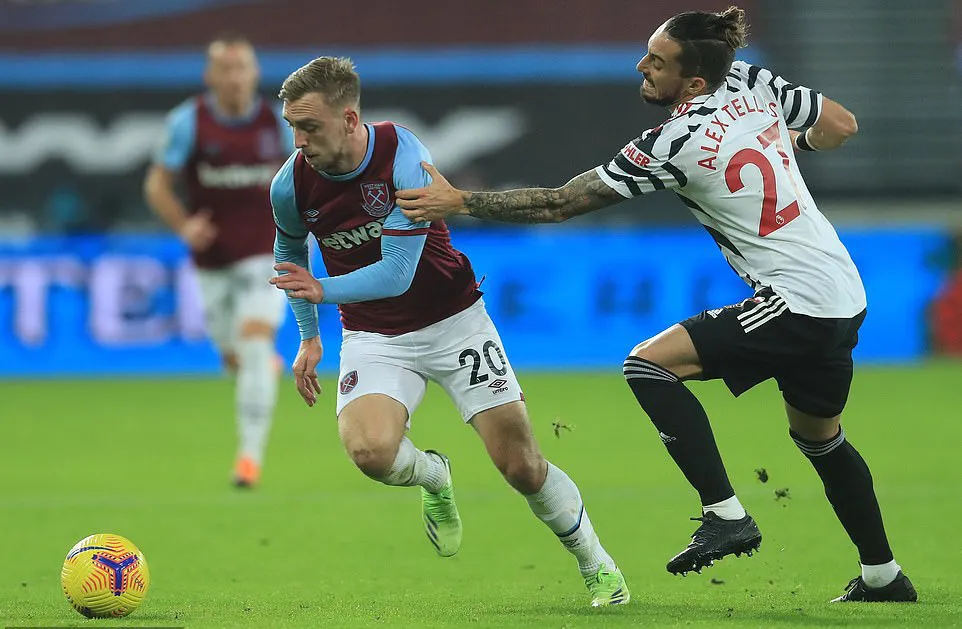 West Ham 1-3 Man Utd: Ngược dòng đỉnh cao, hiên ngang top 4 (Vòng 11 Ngoại hạng Anh) - Ảnh 1. West Ham 1-3 Man Utd: Ngược dòng đỉnh cao, hiên ngang top 4 (Vòng 11 Ngoại hạng Anh) - Ảnh 1.