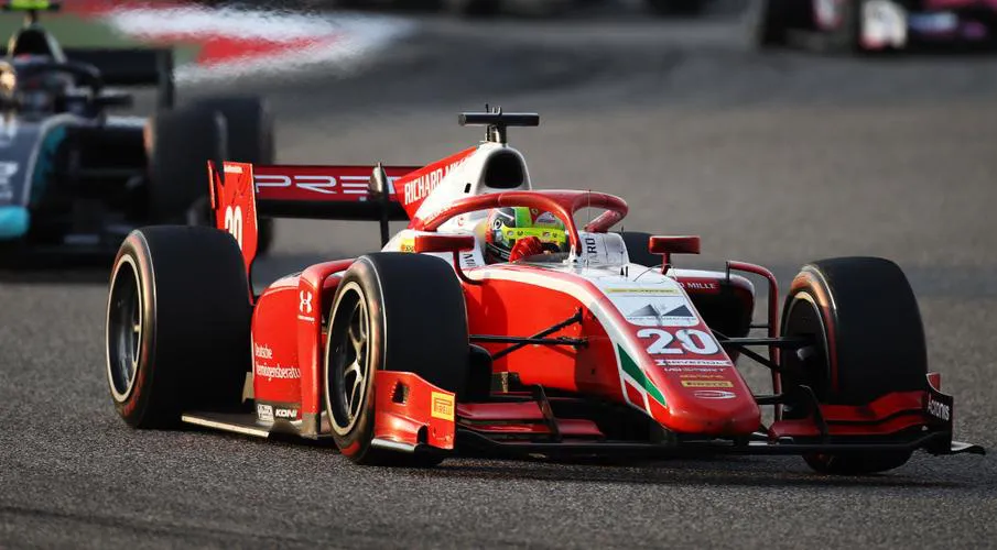 Con trai Michael Schumacher vô địch Formula 2 mùa giải 2020 - Ảnh 1. Con trai Michael Schumacher vô địch Formula 2 mùa giải 2020 - Ảnh 1.