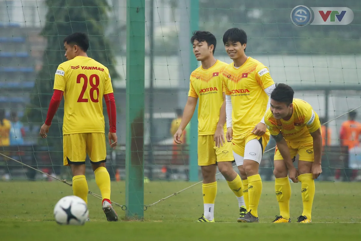 Công Phượng tươi rói trong ngày hội quân muộn cùng ĐT Việt Nam - Ảnh 2. Công Phượng tươi rói trong ngày hội quân muộn cùng ĐT Việt Nam - Ảnh 2.