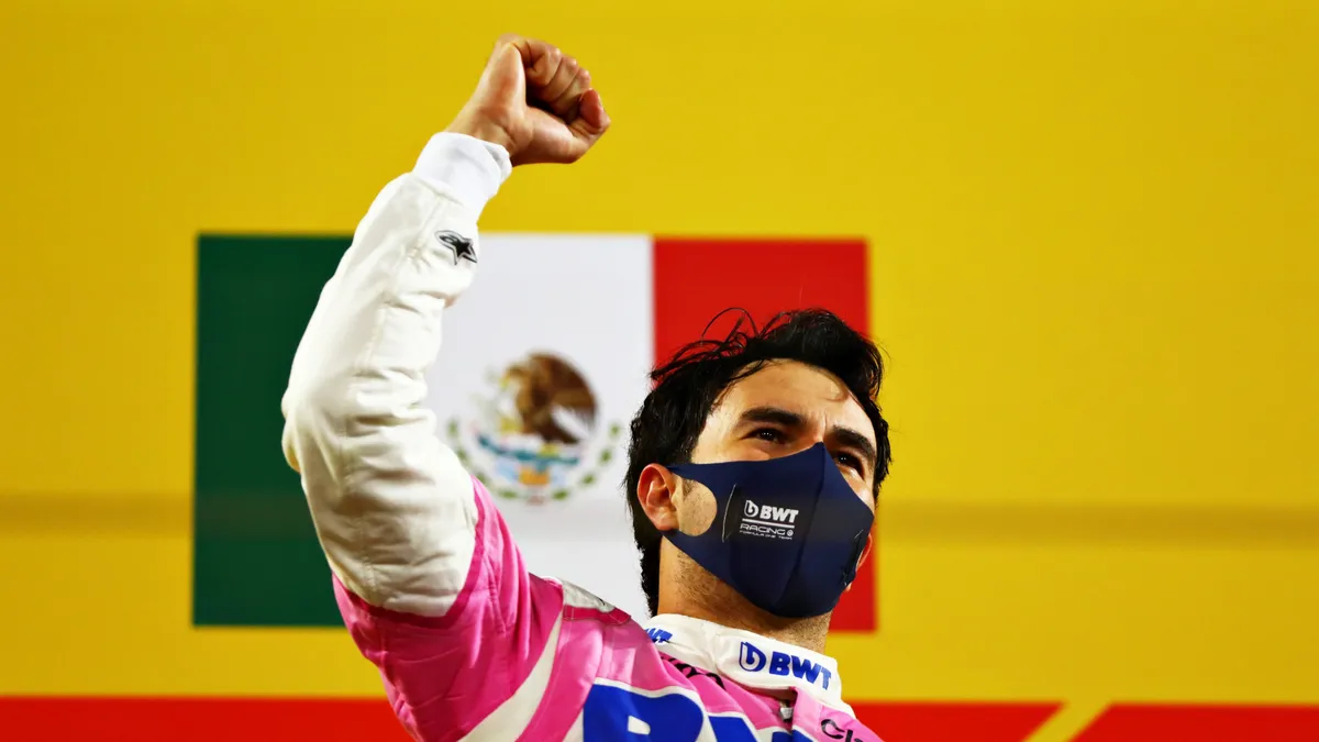 F1: Đội Mercedes gặp sự cố, Sergio Perez về nhất tại GP Sakhir - Ảnh 1. F1: Đội Mercedes gặp sự cố, Sergio Perez về nhất tại GP Sakhir - Ảnh 1.