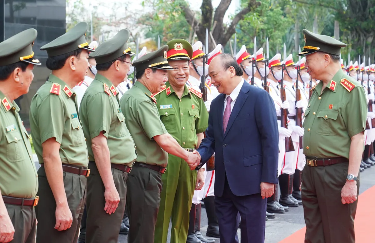 Thủ tướng Nguyễn Xuân Phúc dự Hội nghị Công an toàn quốc lần thứ 76 - Ảnh 2.