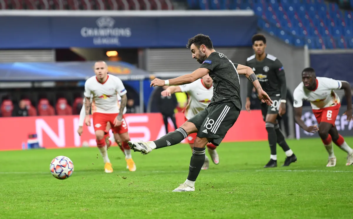 Champions League: Thua Leipzig, Man Utd bị loại và phải xuống chơi ở Europa League - Ảnh 2. Champions League: Thua Leipzig, Man Utd bị loại và phải xuống chơi ở Europa League - Ảnh 2.