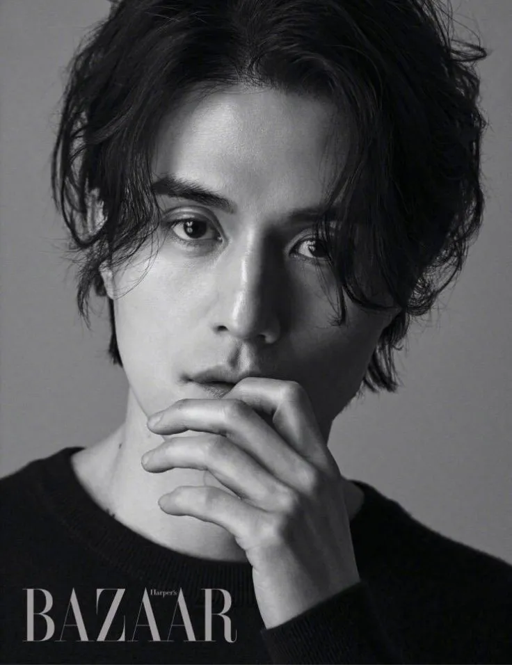 Lee Dong Wook kín đáo khoe hình thể trong loạt ảnh mới - Ảnh 7.