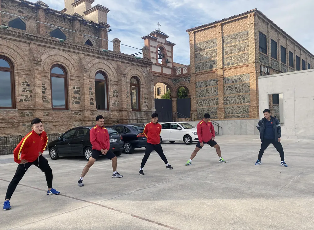 ĐT futsal Việt Nam tích cực chuẩn bị cho trận giao hữu thứ hai tại Tây Ban Nha - Ảnh 4. ĐT futsal Việt Nam tích cực chuẩn bị cho trận giao hữu thứ hai tại Tây Ban Nha - Ảnh 4.