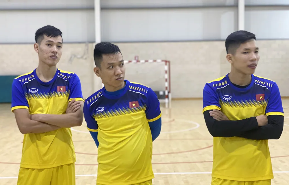 ĐT futsal Việt Nam tích cực chuẩn bị cho trận giao hữu thứ hai tại Tây Ban Nha - Ảnh 12. ĐT futsal Việt Nam tích cực chuẩn bị cho trận giao hữu thứ hai tại Tây Ban Nha - Ảnh 12.