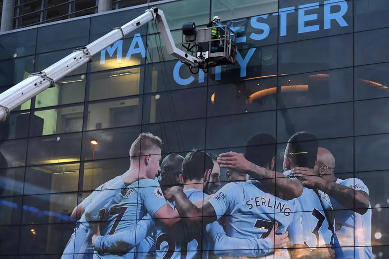 Manchester City bị cấm tham dự cúp châu Âu trong 2 mùa giải - Ảnh 1. Manchester City bị cấm tham dự cúp châu Âu trong 2 mùa giải - Ảnh 1.
