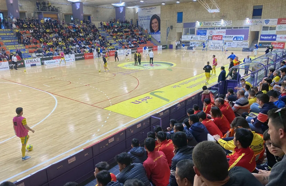 ĐT futsal Việt Nam chuẩn bị cho trận giao hữu cuối cùng tại Tây Ban Nha - Ảnh 2.