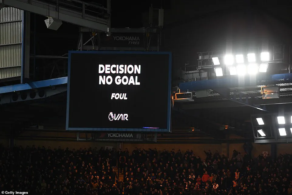 Chelsea 0-2 Manchester United: Chelsea thua trận thứ 3 liên tiếp trước M.U - Ảnh 3. Chelsea 0-2 Manchester United: Chelsea thua trận thứ 3 liên tiếp trước M.U - Ảnh 3.