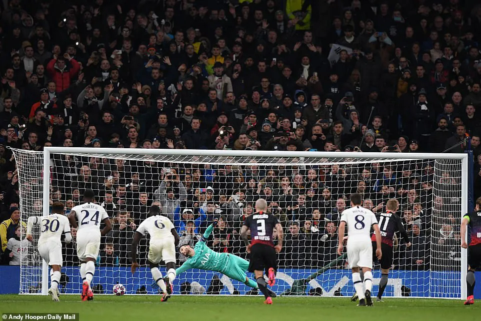 Tottenham 0-1 RB Leipzig: Thế trận áp đảo, thắng lợi quan trọng - Ảnh 2. Tottenham 0-1 RB Leipzig: Thế trận áp đảo, thắng lợi quan trọng - Ảnh 2.