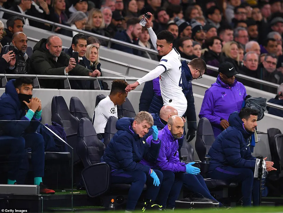 Tottenham 0-1 RB Leipzig: Thế trận áp đảo, thắng lợi quan trọng - Ảnh 3. Tottenham 0-1 RB Leipzig: Thế trận áp đảo, thắng lợi quan trọng - Ảnh 3.