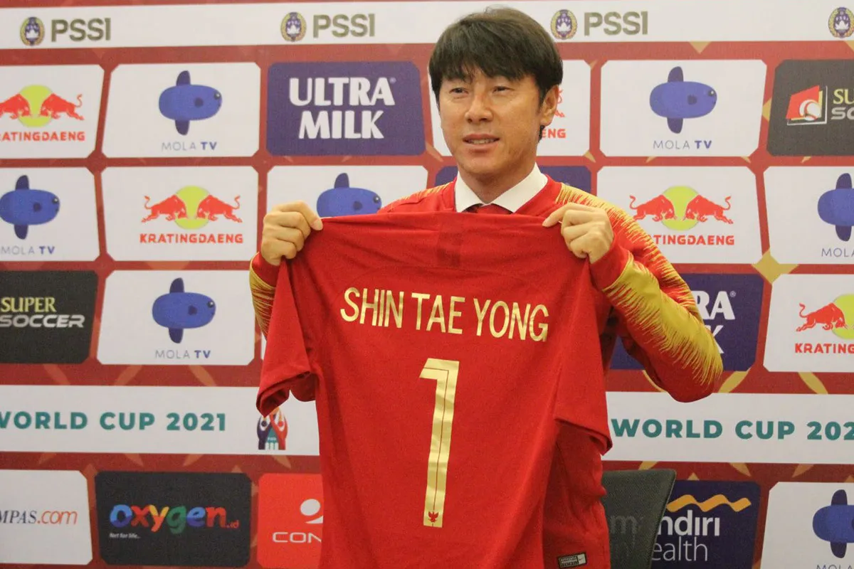 HLV Shin Tae Yong chê cầu thủ Indonesia đá bóng không bằng... học sinh - Ảnh 1. HLV Shin Tae Yong chê cầu thủ Indonesia đá bóng không bằng... học sinh - Ảnh 1.