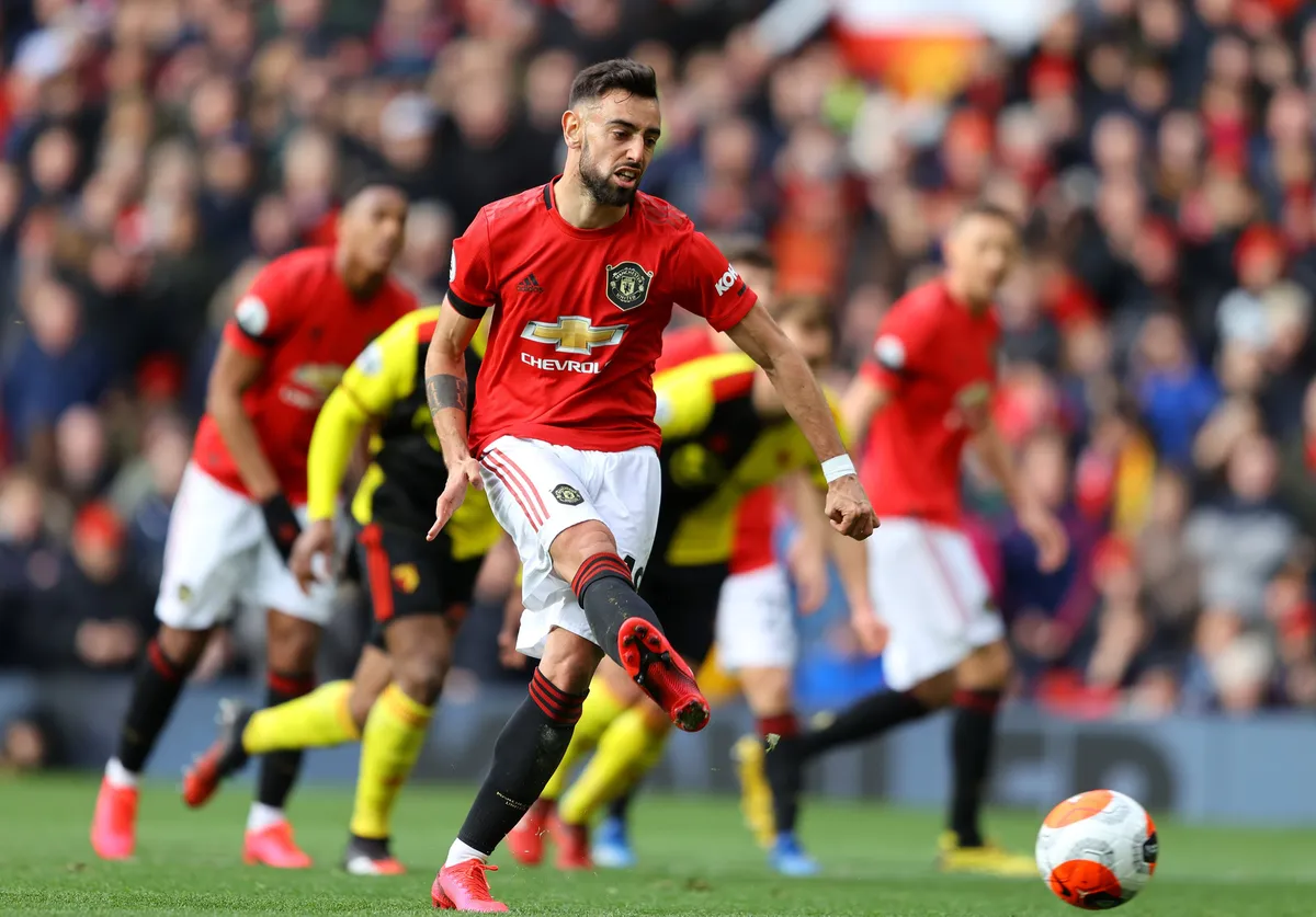 Man Utd 3-0 Watford: Bruno Fernandes toả sáng, Man Utd tiệm cận top 4 Ngoại hạng Anh - Ảnh 1. Man Utd 3-0 Watford: Bruno Fernandes toả sáng, Man Utd tiệm cận top 4 Ngoại hạng Anh - Ảnh 1.