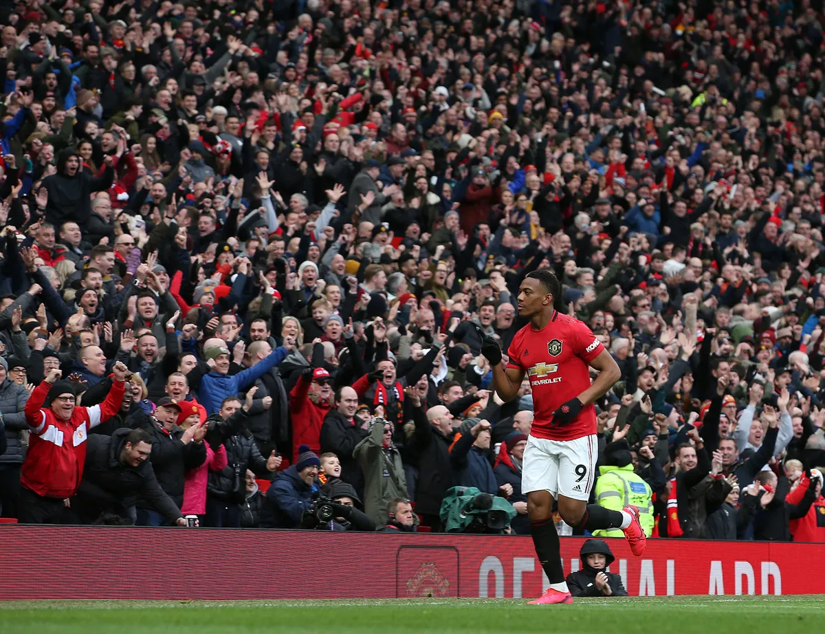 Man Utd 3-0 Watford: Bruno Fernandes toả sáng, Man Utd tiệm cận top 4 Ngoại hạng Anh - Ảnh 3. Man Utd 3-0 Watford: Bruno Fernandes toả sáng, Man Utd tiệm cận top 4 Ngoại hạng Anh - Ảnh 3.