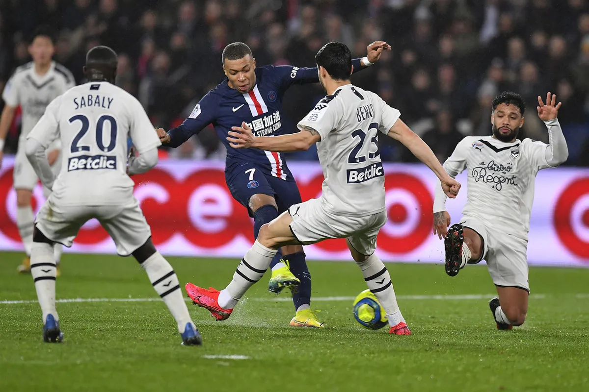 PSG 4-3 Bordeaux: Neymar nhận thẻ đỏ trong chiến thắng nghẹt thở! - Ảnh 2.