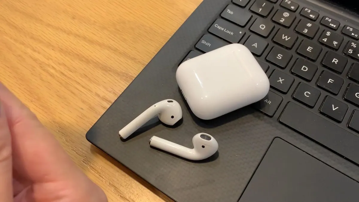 Nhà máy sản xuất tai nghe AirPods tại Trung Quốc nối lại hoạt động - Ảnh 1. Nhà máy sản xuất tai nghe AirPods tại Trung Quốc nối lại hoạt động - Ảnh 1.