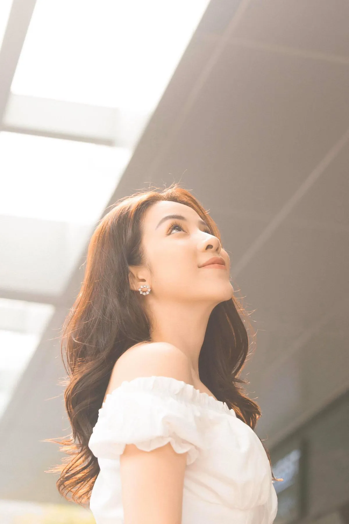 Rũ bỏ h&igrave;nh tượng n&oacute;ng bỏng, sexy, diễn vi&ecirc;n Ng&ocirc; Phương Anh nữ t&iacute;nh, ngọt ng&agrave;o trong bộ ảnh mới - Ảnh 5.