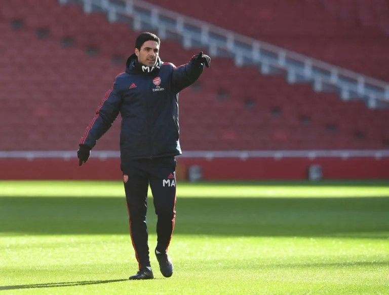HLV Mikel Arteta dính Covid-19, toàn đội Arsenal bị cách ly - Ảnh 2. HLV Mikel Arteta dính Covid-19, toàn đội Arsenal bị cách ly - Ảnh 2.