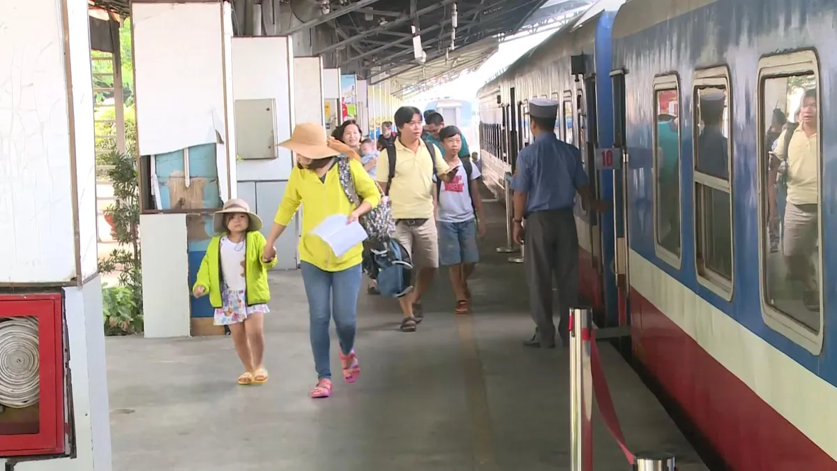 Từ 16/3, dừng chạy thường nhật một số tàu từ Hà Nội đi các tỉnh phía Bắc - Ảnh 1. Từ 16/3, dừng chạy thường nhật một số tàu từ Hà Nội đi các tỉnh phía Bắc - Ảnh 1.